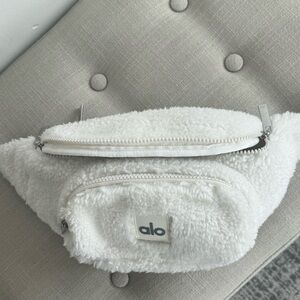 ALO YOGA FANNY PACK